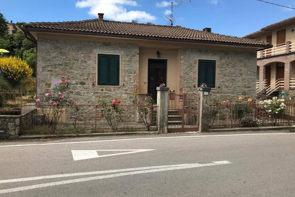 Campiglia dʼOrcia Villetta Indipendente Con Giardino المظهر الخارجي الصورة